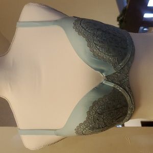 Aqua VS Bra